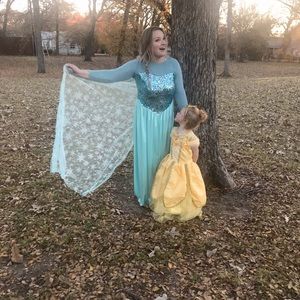 Perfect for Halloween - Adult Elsa Costume
